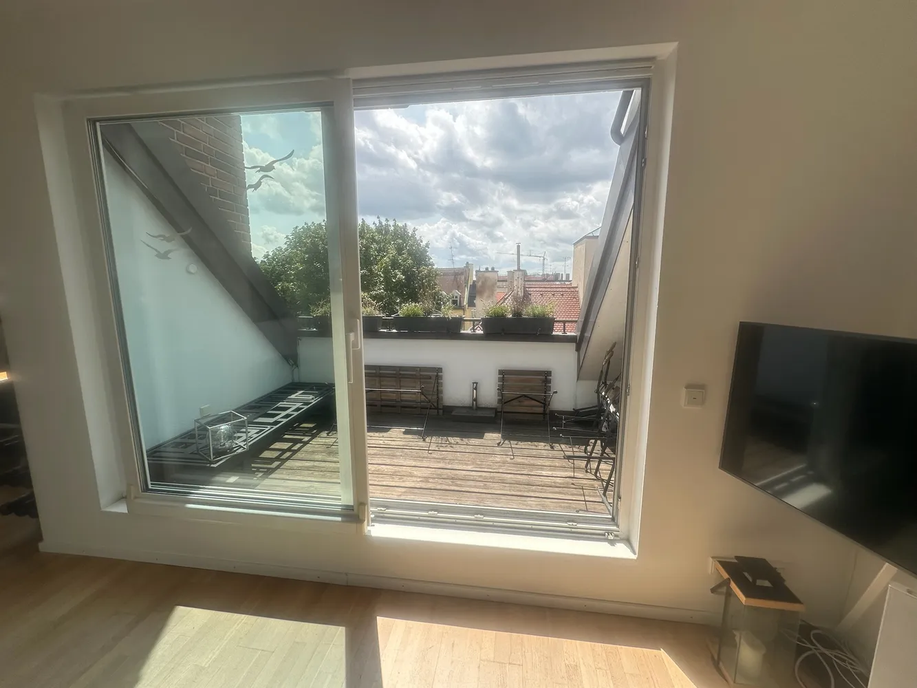 2 Zimmer Wohnung mit 65 m² in München – Bild 2
