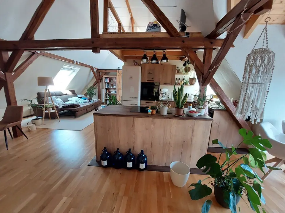 4 Zimmer Wohnung mit 130 m² in Meiningen – Bild 1