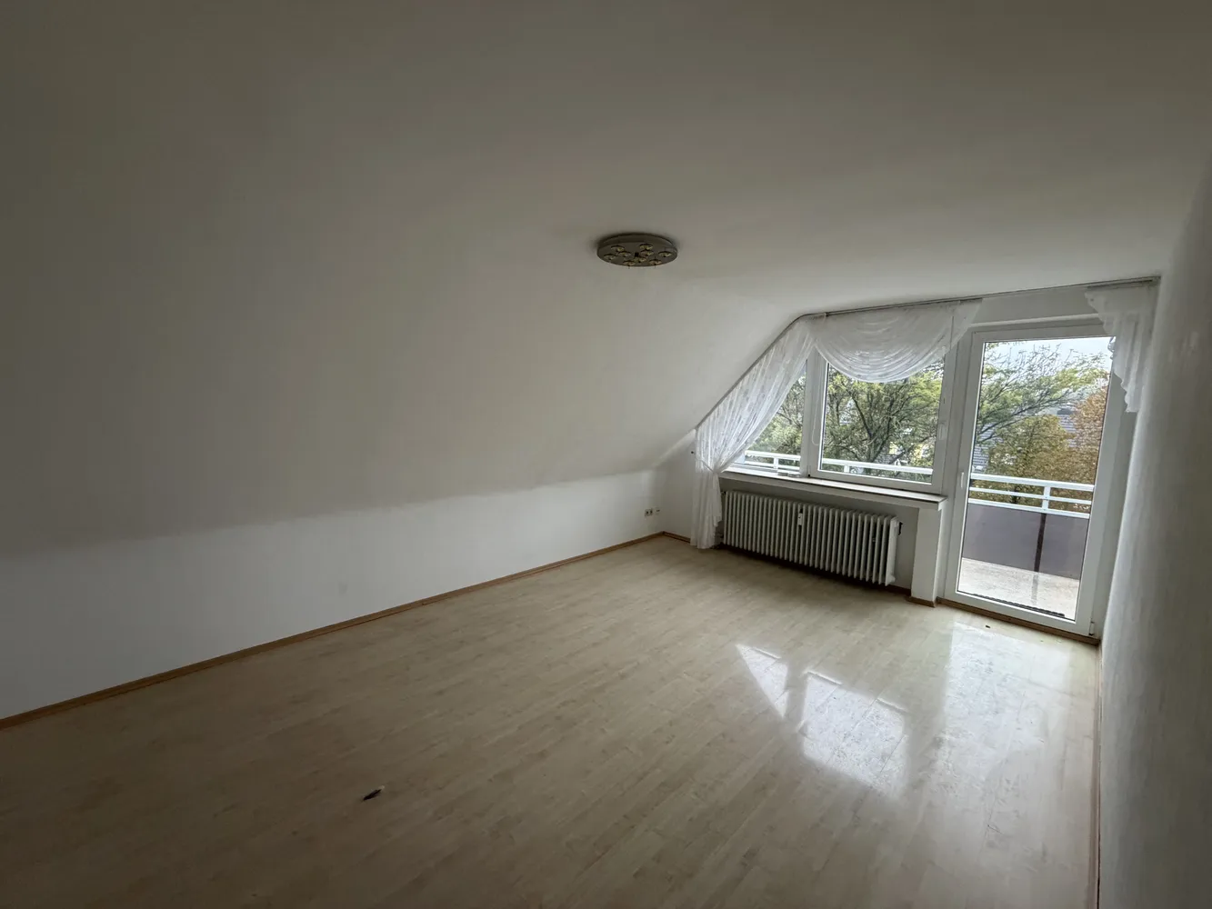 4 Zimmer Wohnung mit 77 m² in Essen – Bild 2