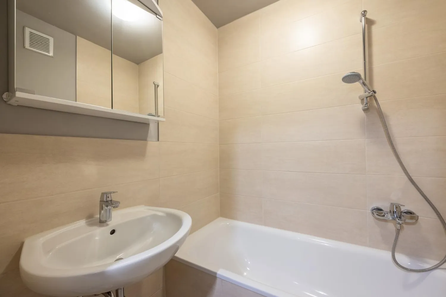 1 room apartment with 55 m² in Frankfurt am Main – Photo 12