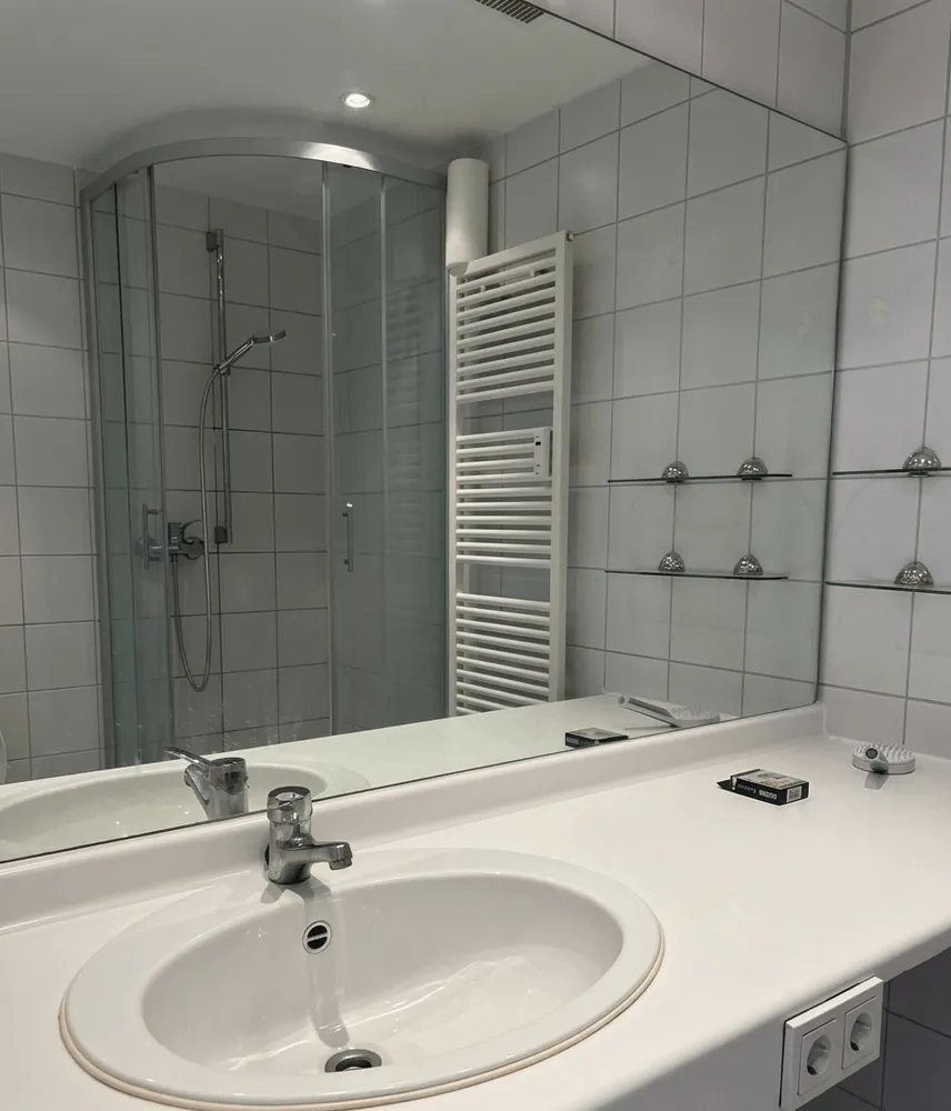 1 room apartment with 30 m² in Cologne – Photo 11