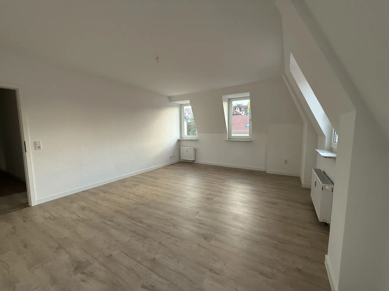 4 Zimmer Wohnung mit 104 m² in Freital – Bild 2