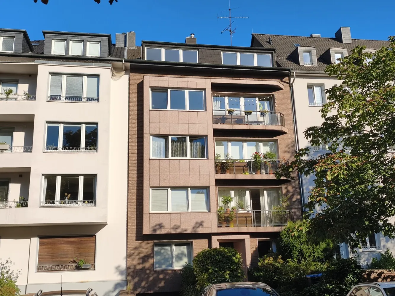 3 Zimmer Wohnung mit 106 m² in Düsseldorf – Bild 2