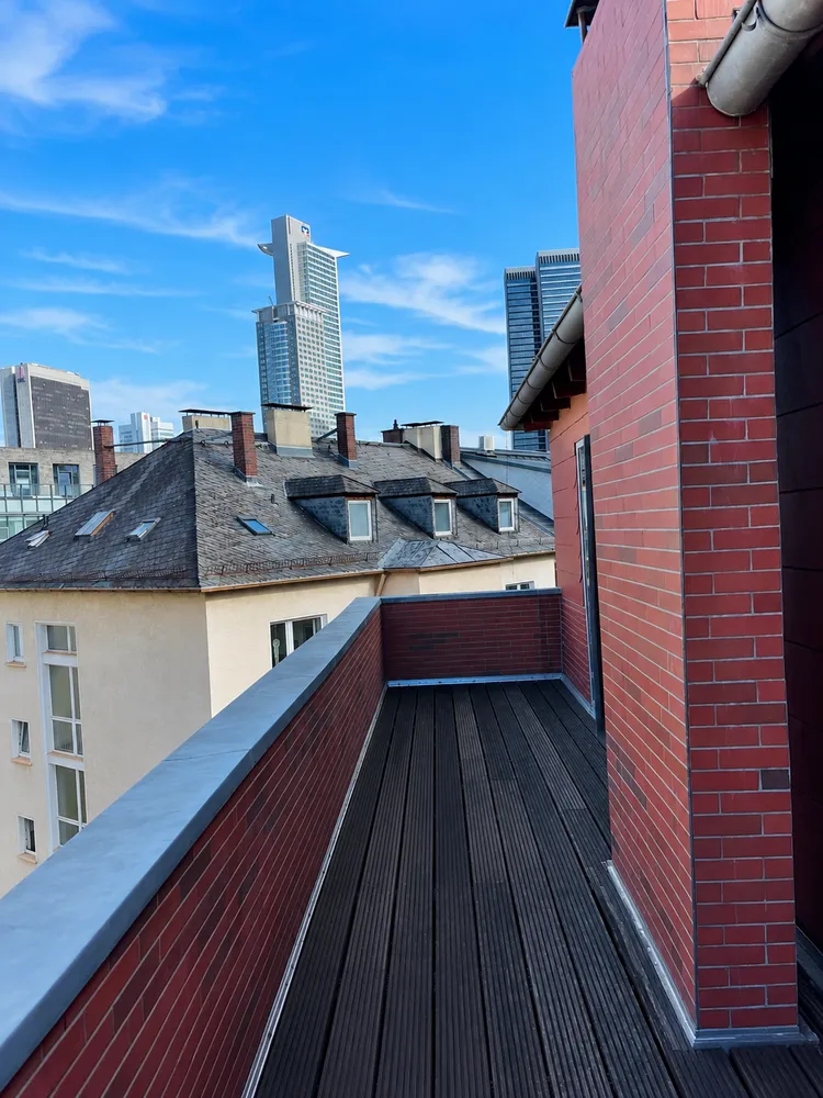 4 Zimmer Wohnung mit 110 m² in Frankfurt am Main – Bild 2