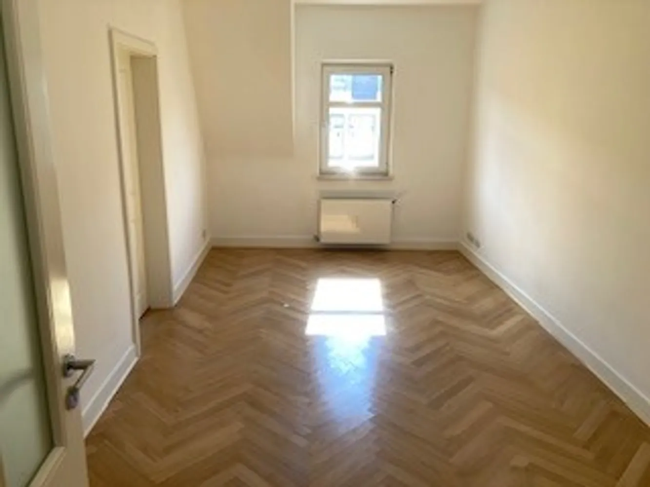 8 Zimmer Wohnung mit 275 m² in München – Bild 7