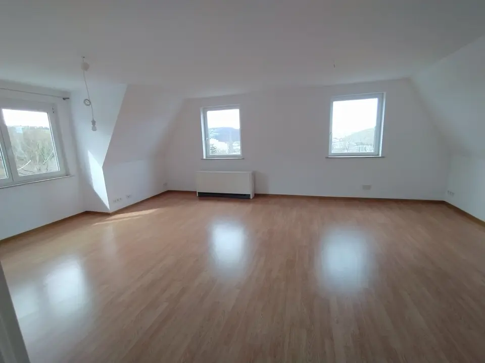 3 Zimmer Wohnung mit 92 m² in Esslingen am Neckar – Bild 2