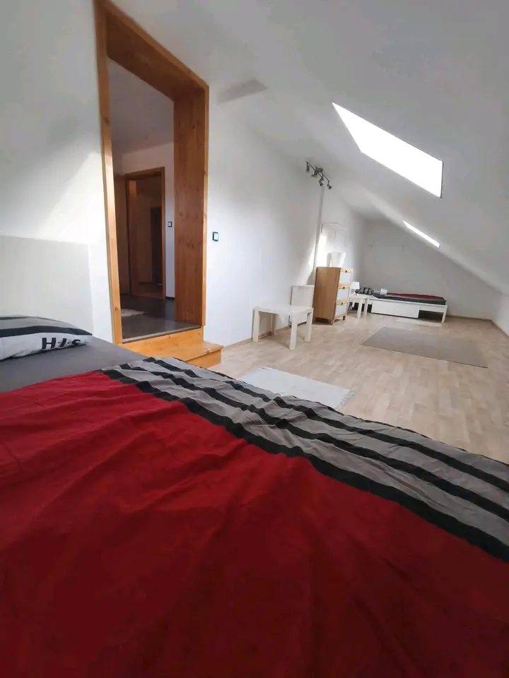 11 Zimmer Wohnung mit 20 m² in Neumünster – Bild 2