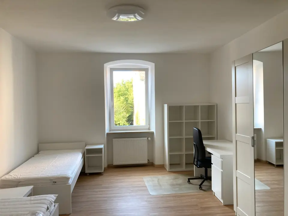 19 Zimmer Wohnung mit 140 m² in Deggendorf – Bild 2