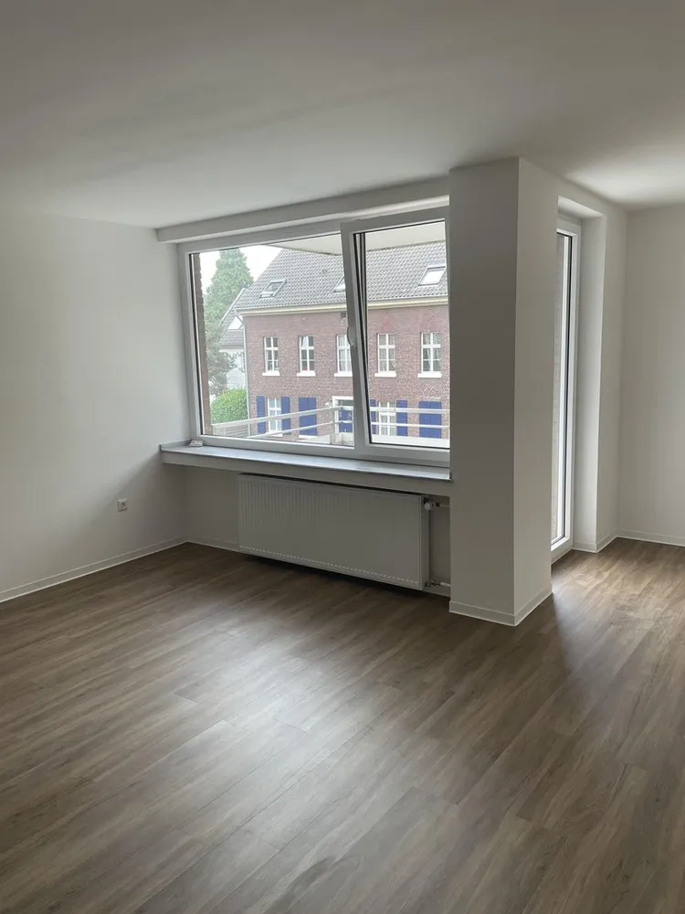 4 Zimmer Wohnung mit 100 m² in Düsseldorf – Bild 1
