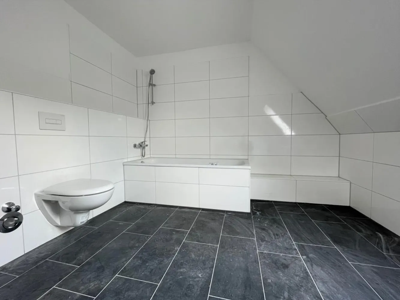 5 Zimmer Wohnung mit 92 m² in Braunschweig – Bild 2