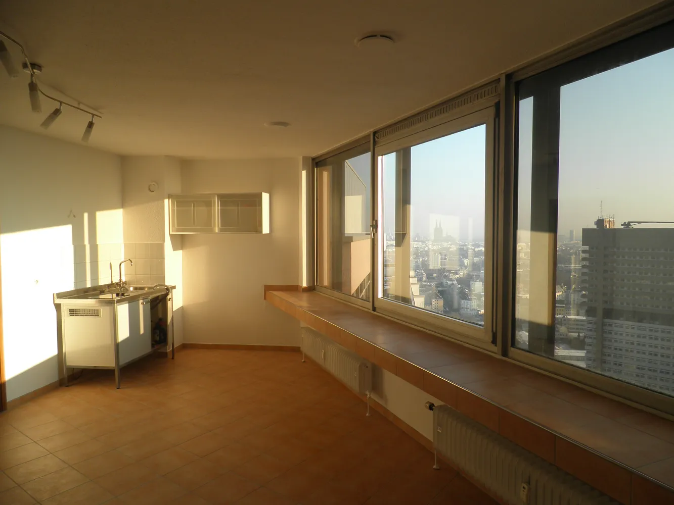 1 Zimmer Wohnung mit 43 m² in Köln – Bild 2