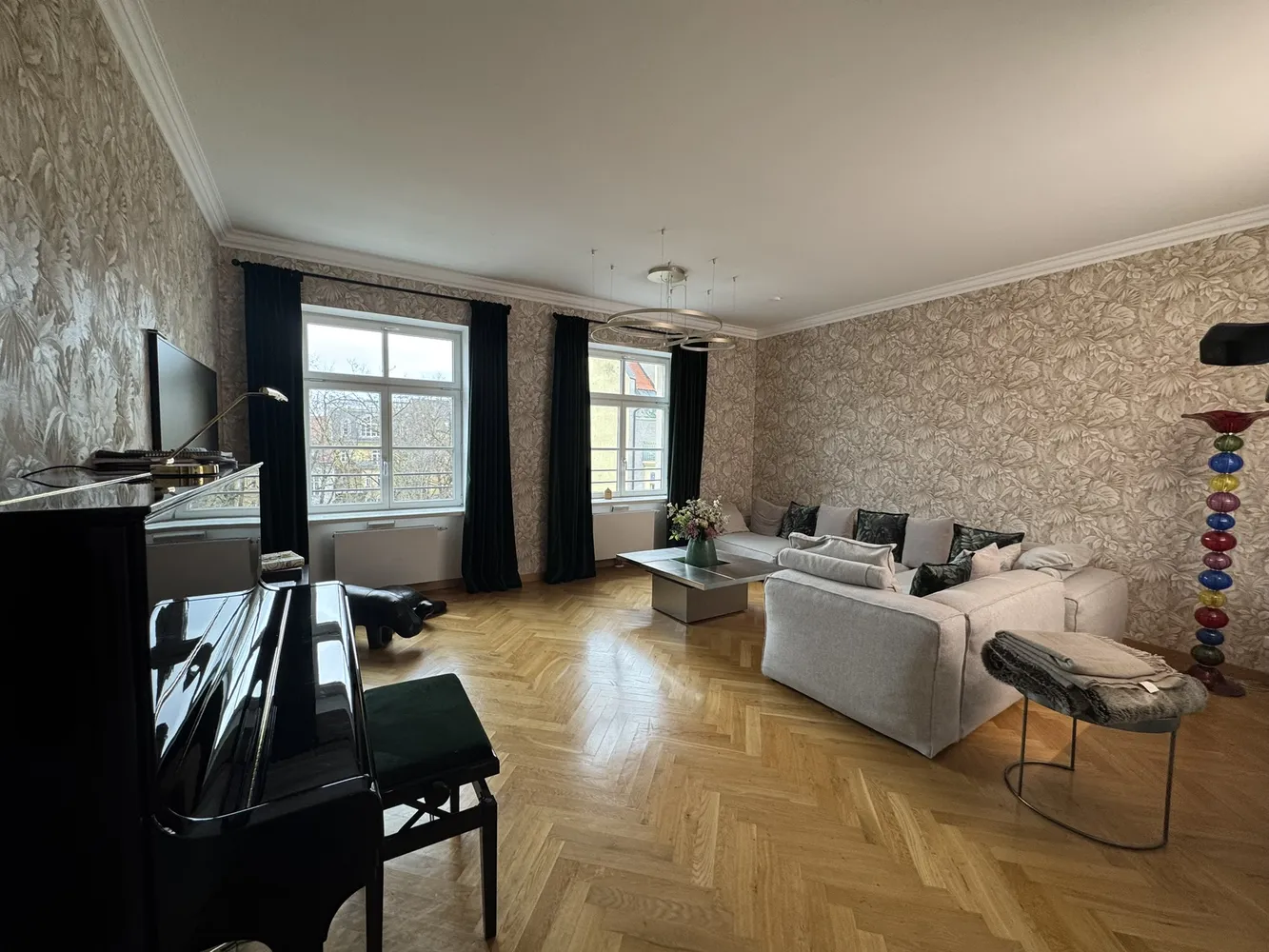 2 Zimmer Wohnung mit 90 m² in München – Bild 2