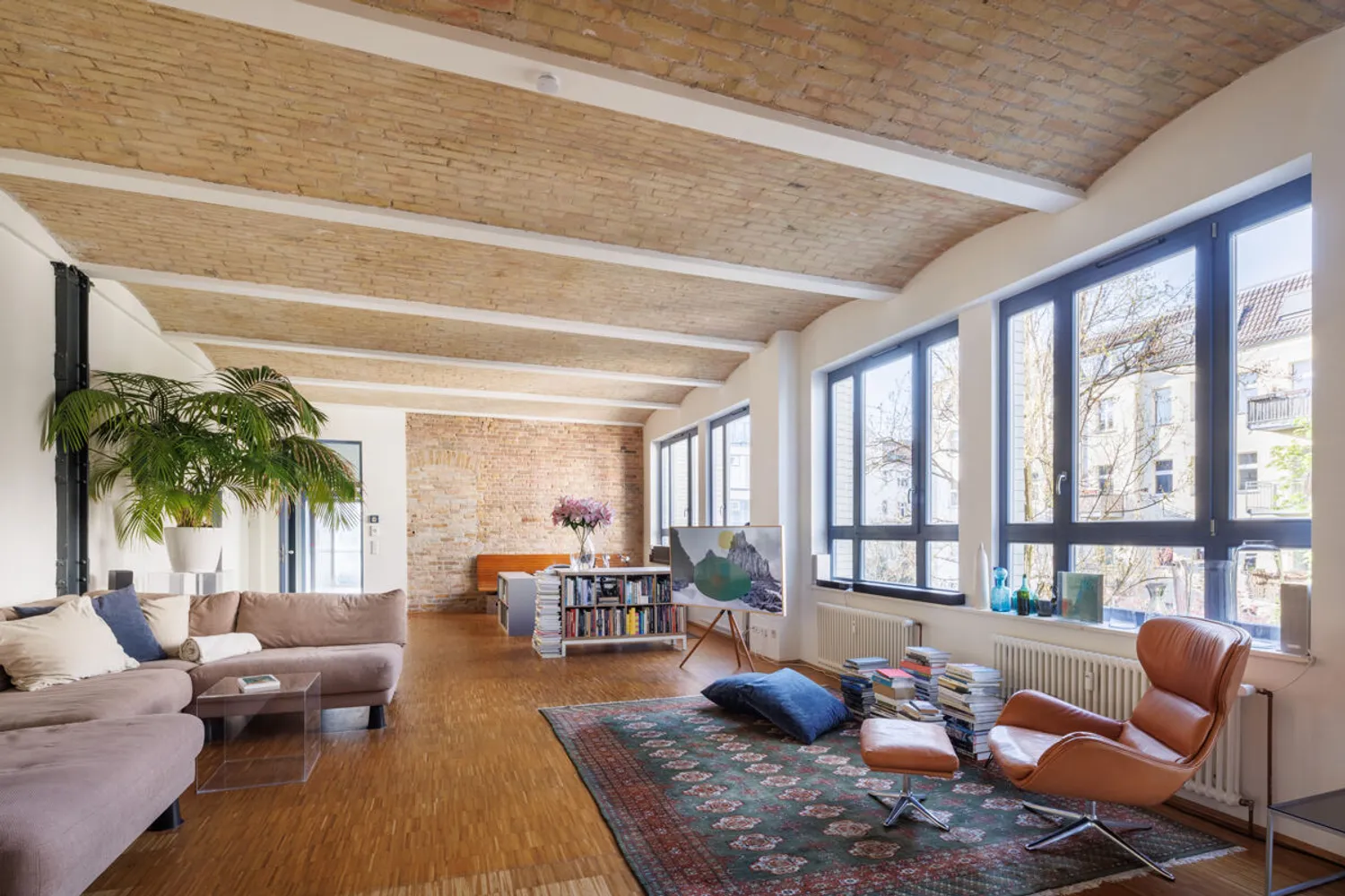 2 room apartment with 140 m² in Berlin – Photo 2