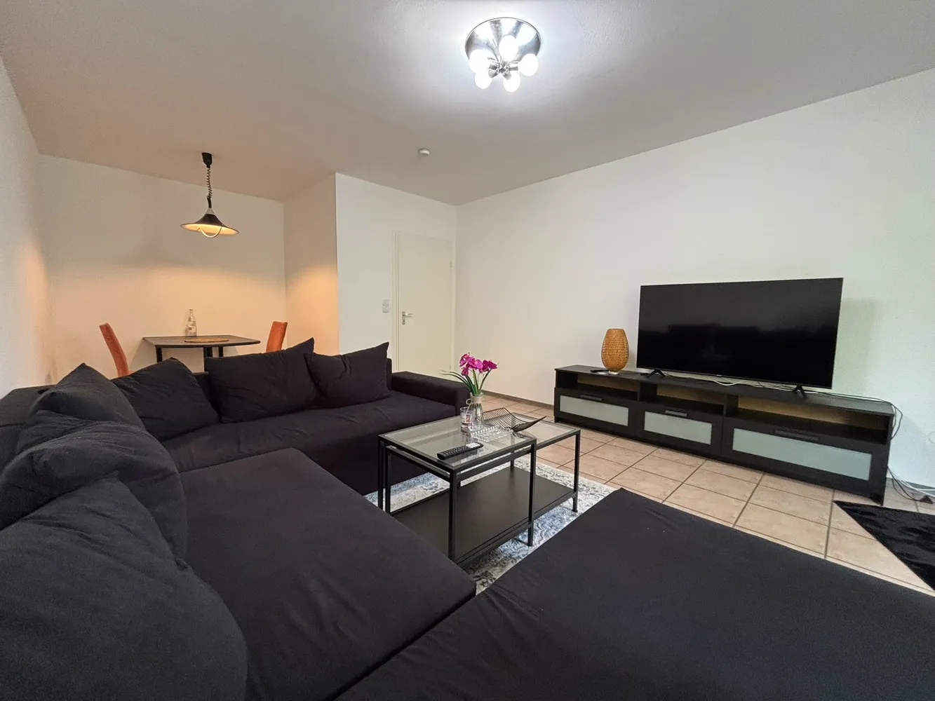 2 room apartment with 57 m² in Frankfurt am Main – Photo 3