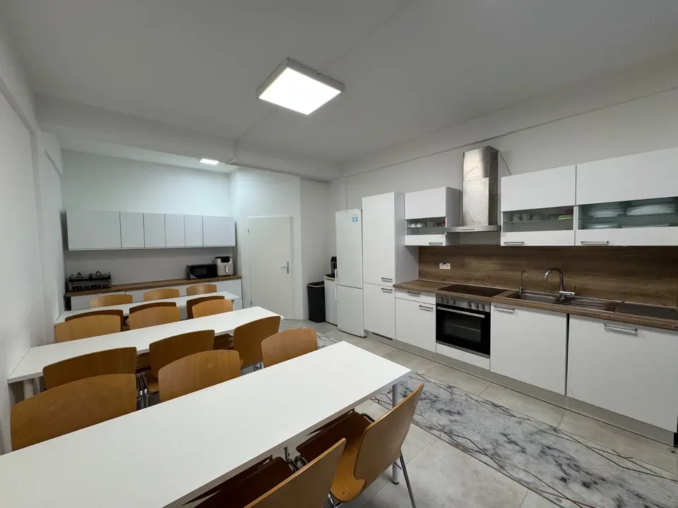 15 Zimmer Wohnung mit 450 m² in Berlin – Bild 3