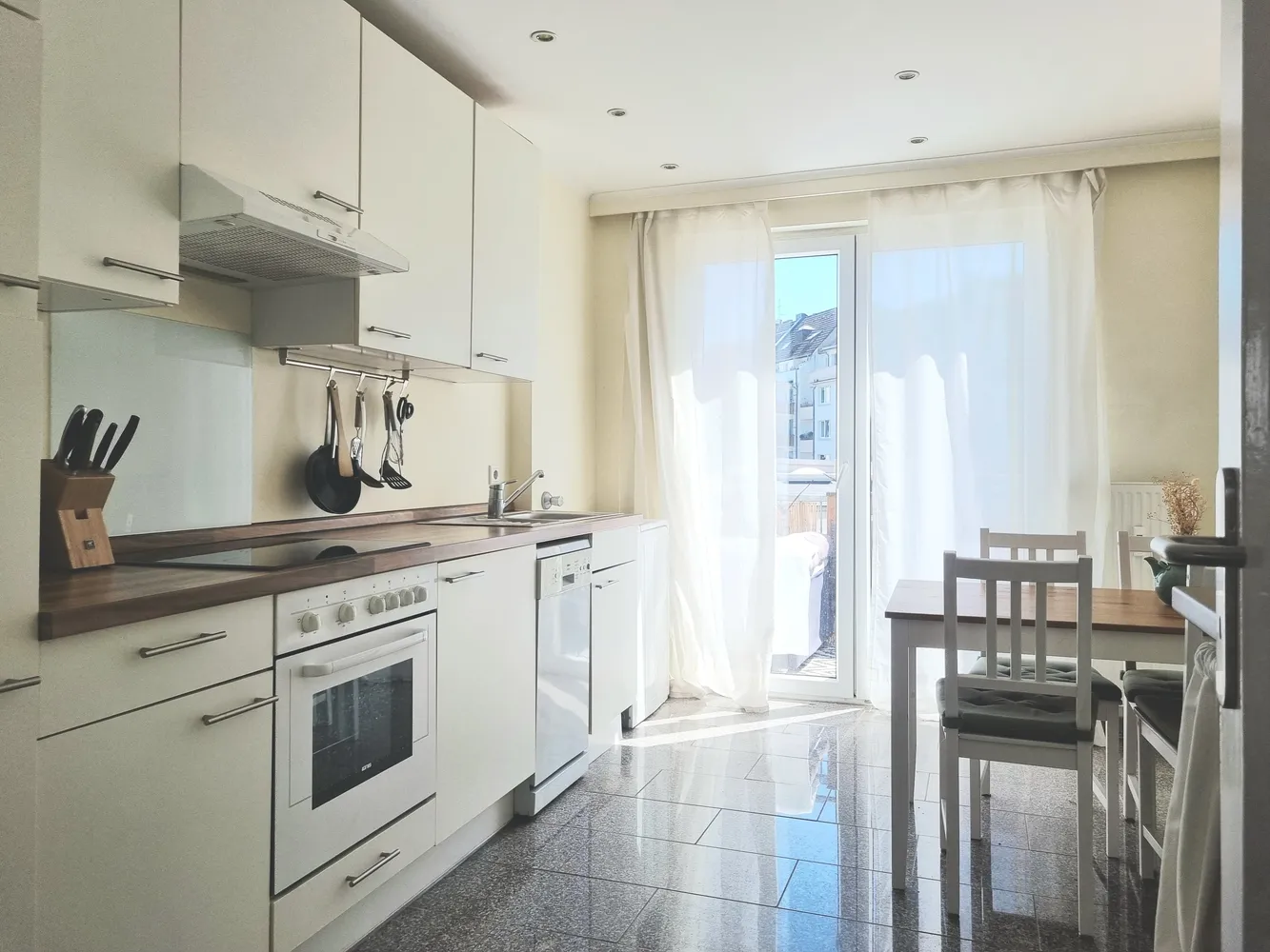 3 room apartment with 80 m² in Düsseldorf – Photo 5