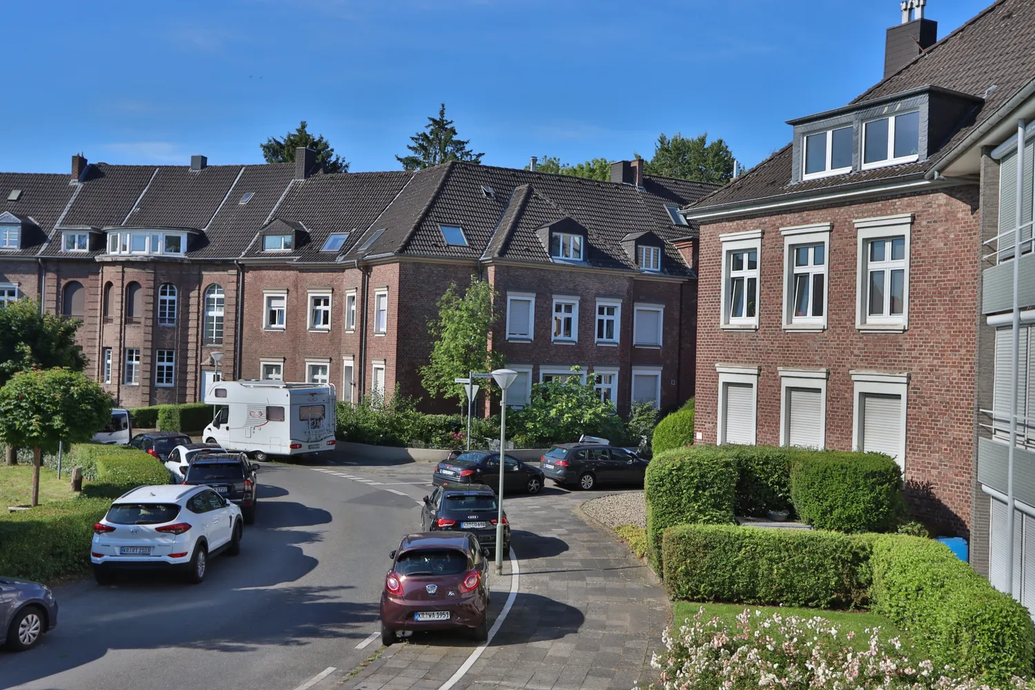 6 Zimmer Wohnung mit 171 m² in Krefeld – Bild 2