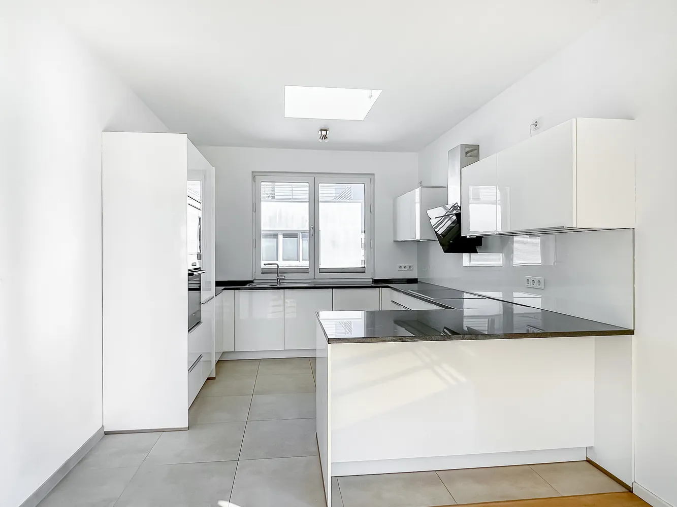 5 Zimmer Wohnung mit 204 m² in Wiesbaden – Bild 5