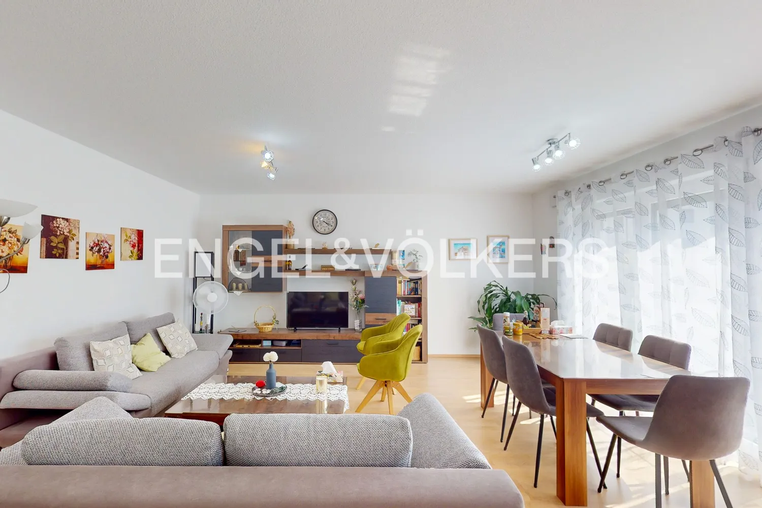 3 Zimmer Wohnung mit 89 m² in Wiesbaden – Bild 2