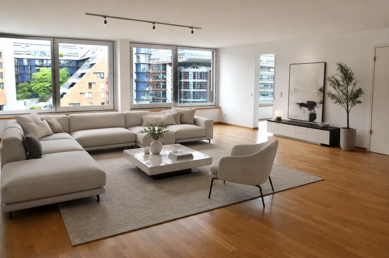 2 Zimmer Wohnung mit 121 m² in Berlin – Bild 1