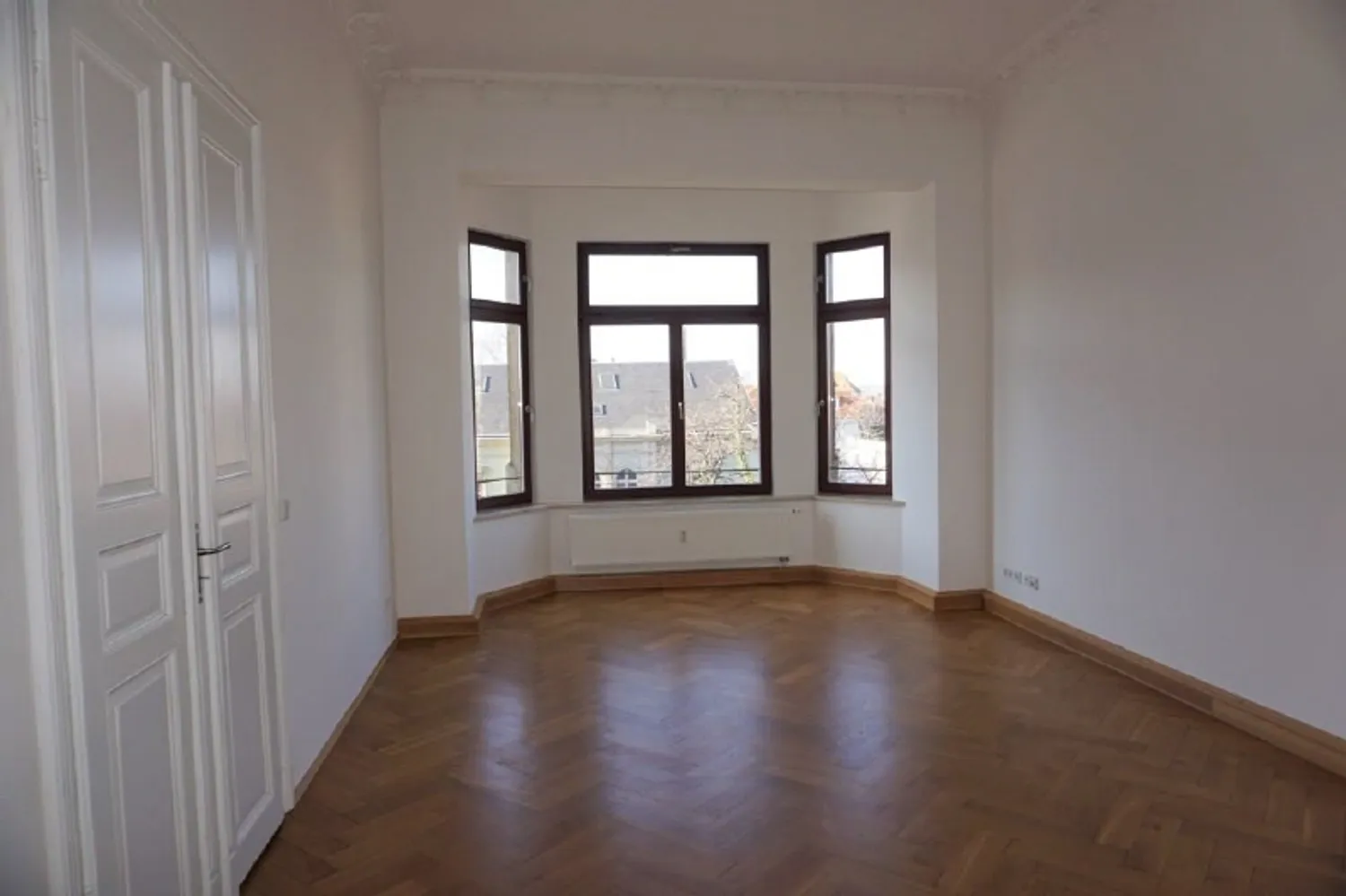 6 Zimmer Wohnung mit 177 m² in Dresden – Bild 3