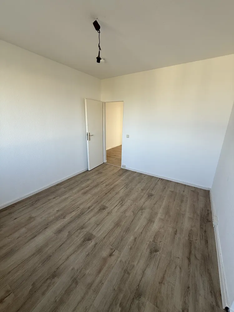 7 Zimmer Wohnung mit 123 m² in Halle (Saale) – Bild 6