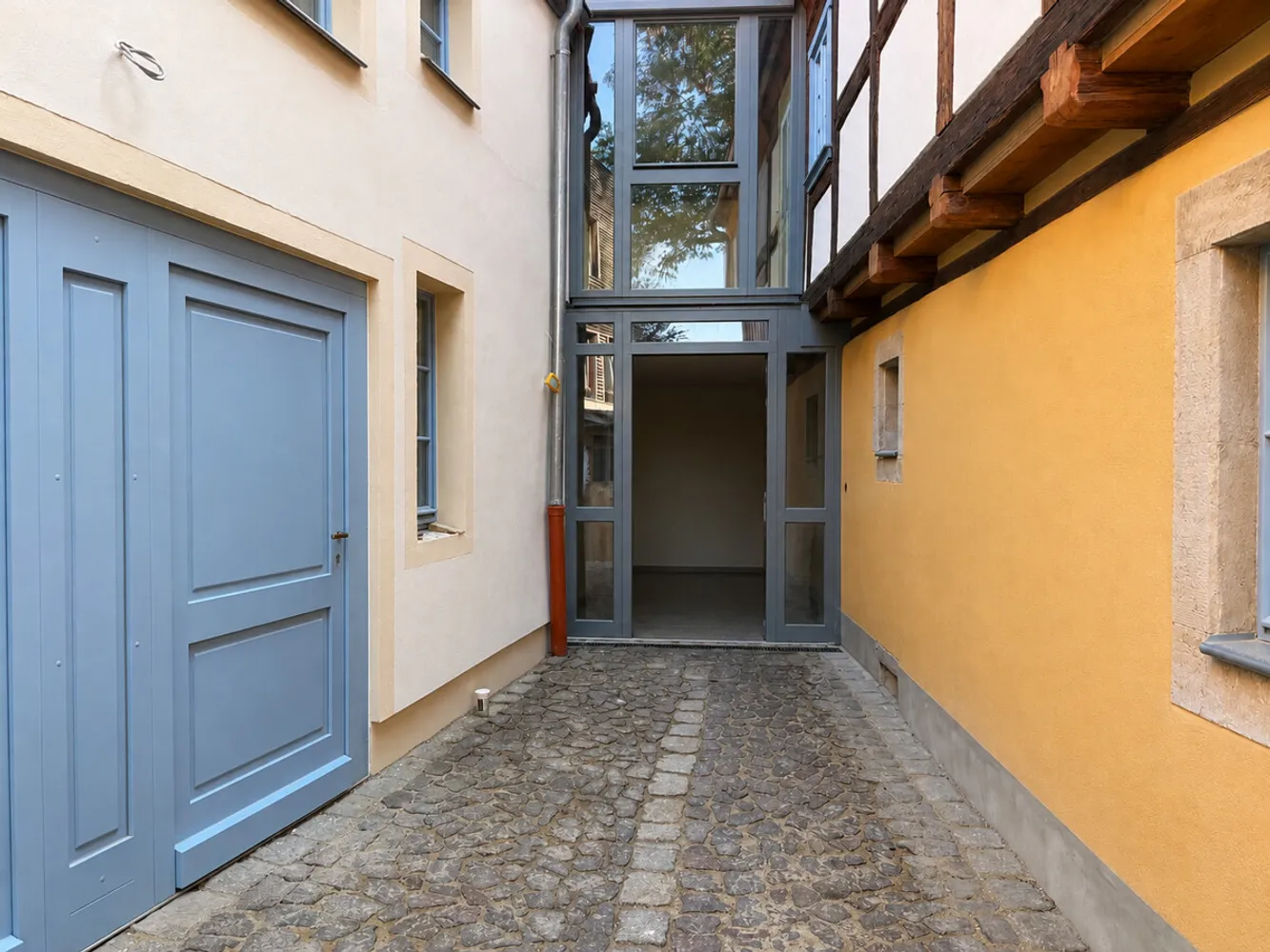 8 Zimmer Wohnung mit 217 m² in Dresden – Bild 6