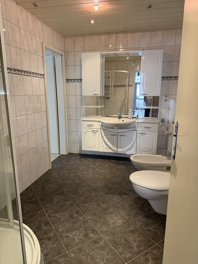 3 Zimmer Wohnung mit 100 m² in Duisburg – Bild 2
