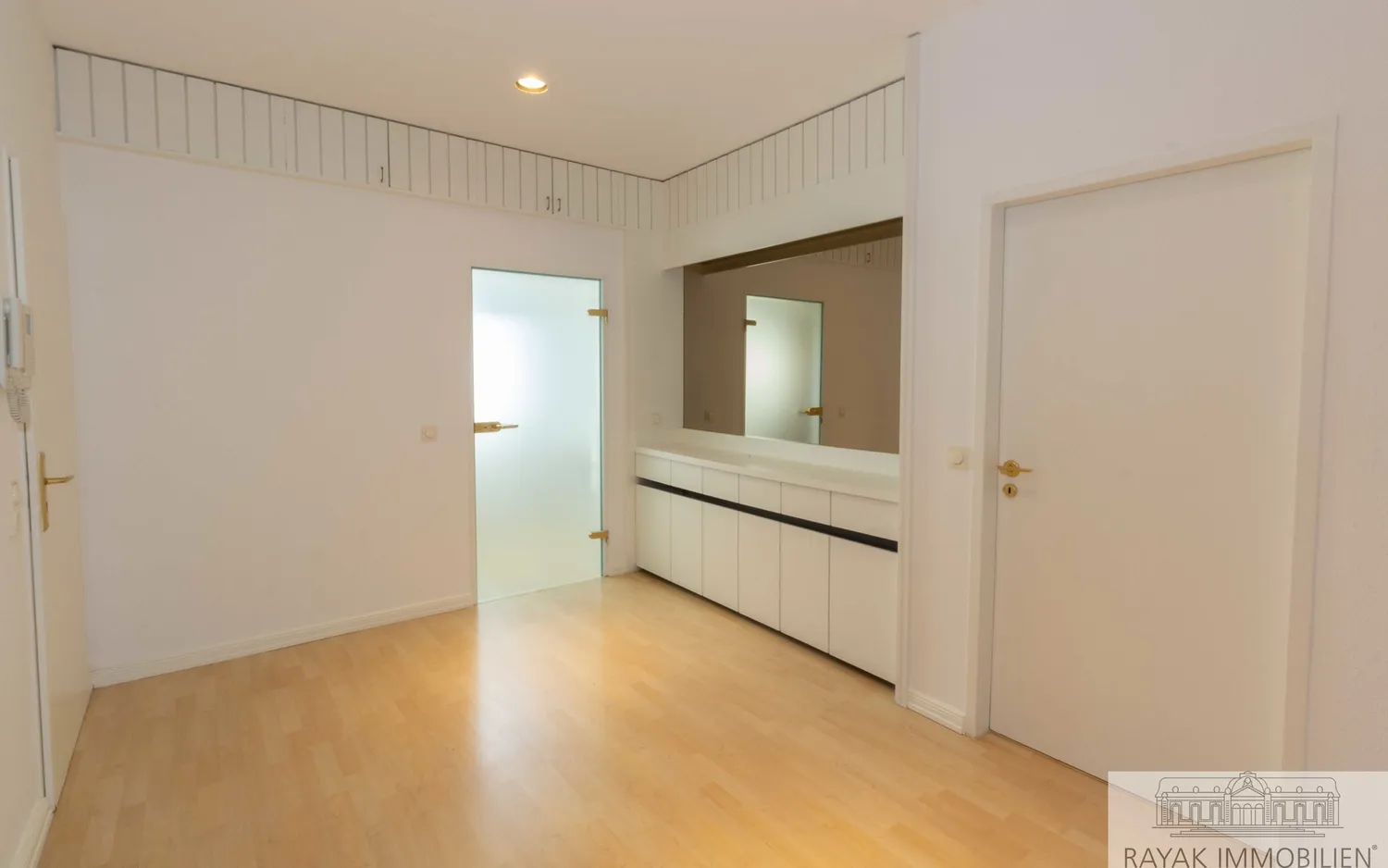 2 Zimmer Wohnung mit 107 m² in Düsseldorf – Bild 10