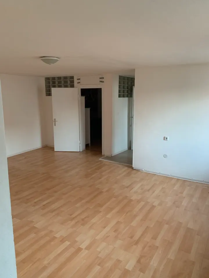 7 Zimmer Wohnung mit 110 m² in Bietigheim-Bissingen – Bild 2