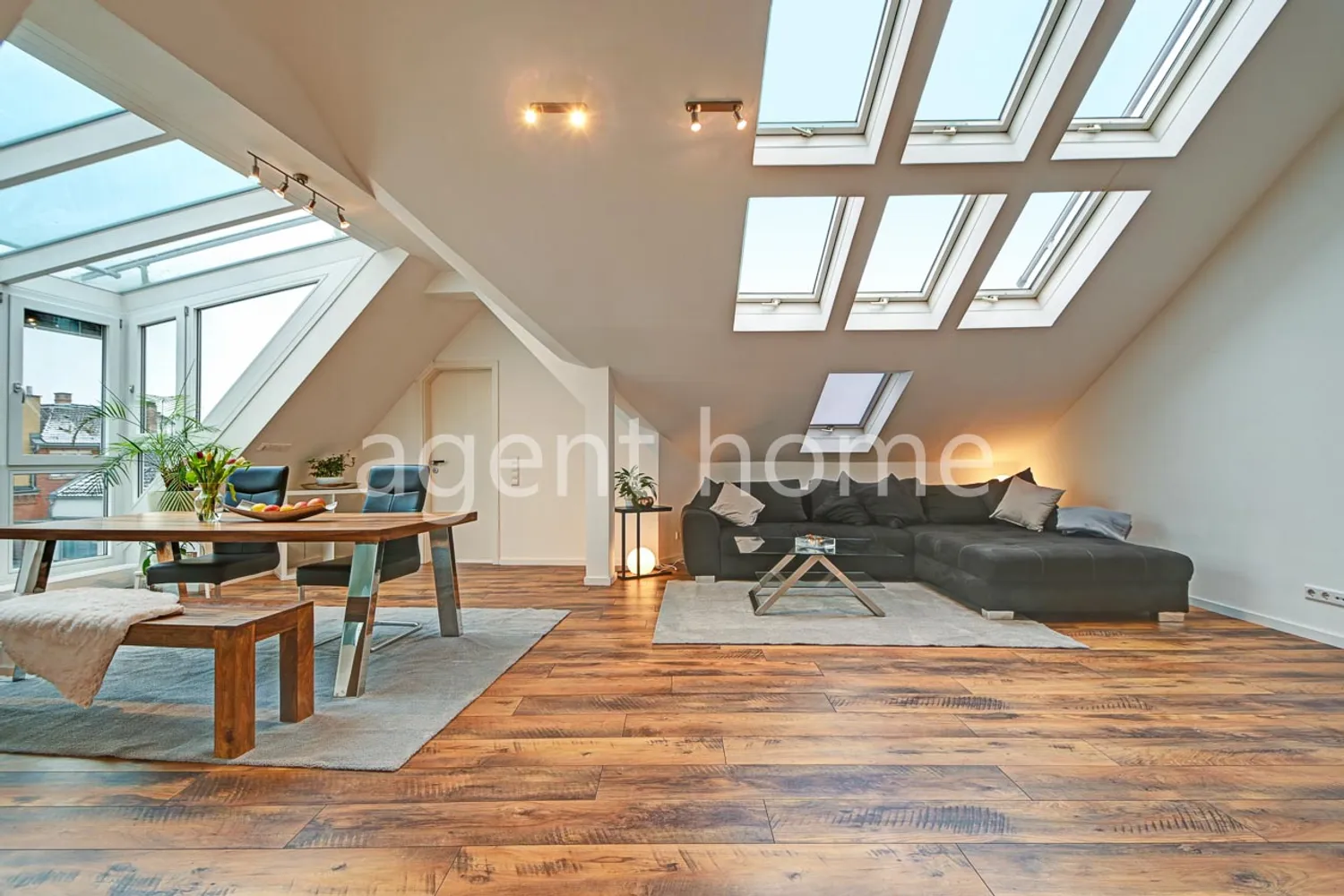 2 Zimmer Wohnung mit 85 m² in Stuttgart – Bild 4