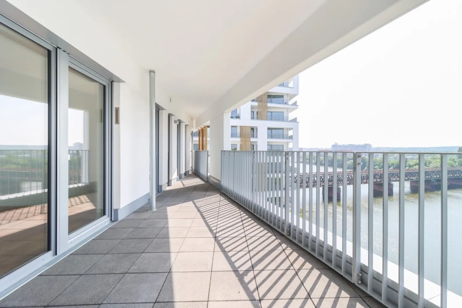 3 Zimmer Wohnung mit 94 m² in Frankfurt am Main – Bild 1