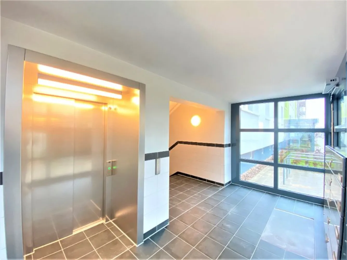 5 Zimmer Wohnung mit 110 m² in Schwerin – Bild 2