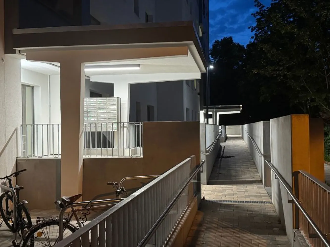2 Zimmer Wohnung mit 53 m² in Halle (Saale) – Bild 3
