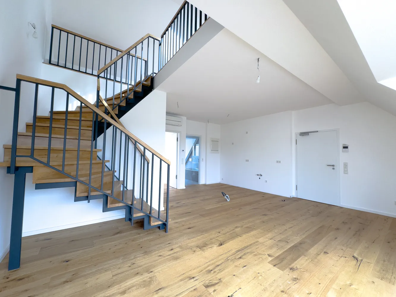3 Zimmer Wohnung mit 95 m² in Wiesbaden – Bild 3