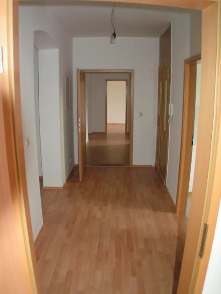 5 Zimmer Wohnung mit 125 m² in Werdau – Bild 3