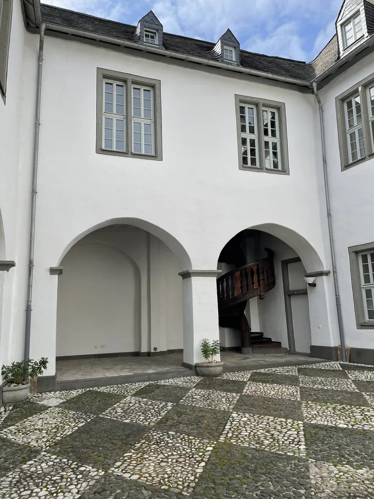 5 Zimmer Wohnung mit 210 m² in Limburg an der Lahn – Bild 3