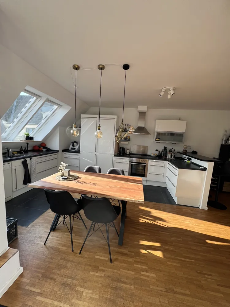 2 Zimmer Wohnung mit 79 m² in Hamburg – Bild 2