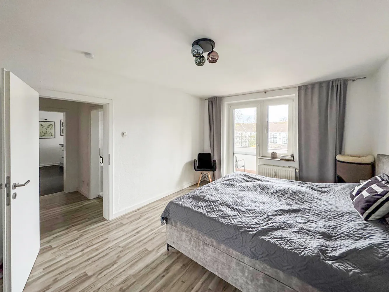 4 Zimmer Wohnung mit 100 m² in Duisburg – Bild 12