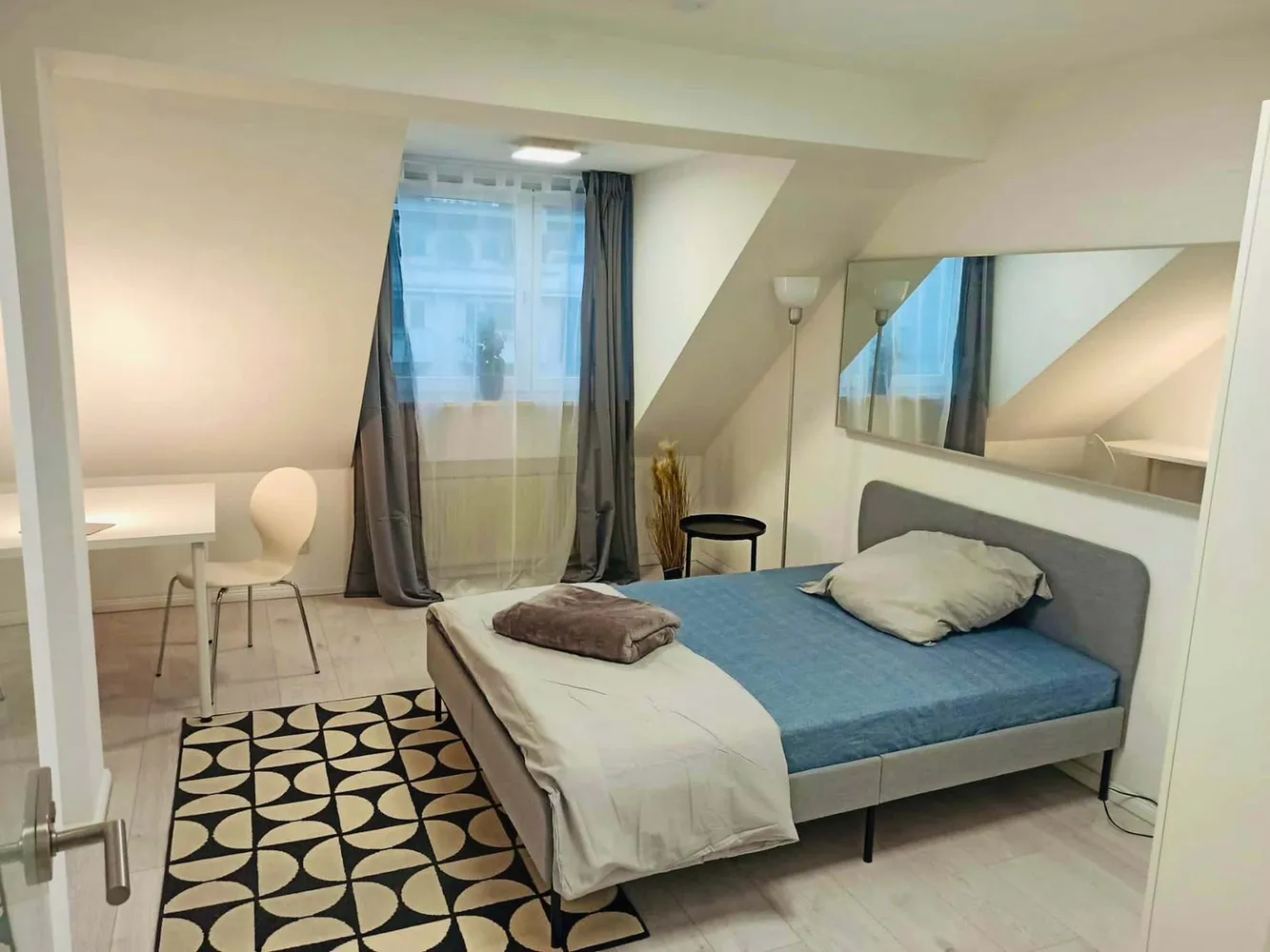 WG-Zimmer mit 15 m² in München – Bild 2
