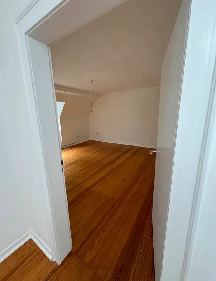 4 Zimmer Wohnung mit 120 m² in Duisburg – Bild 1
