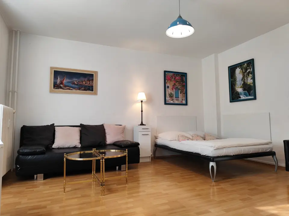 WG-Zimmer mit 35 m² in Frankfurt am Main – Bild 1