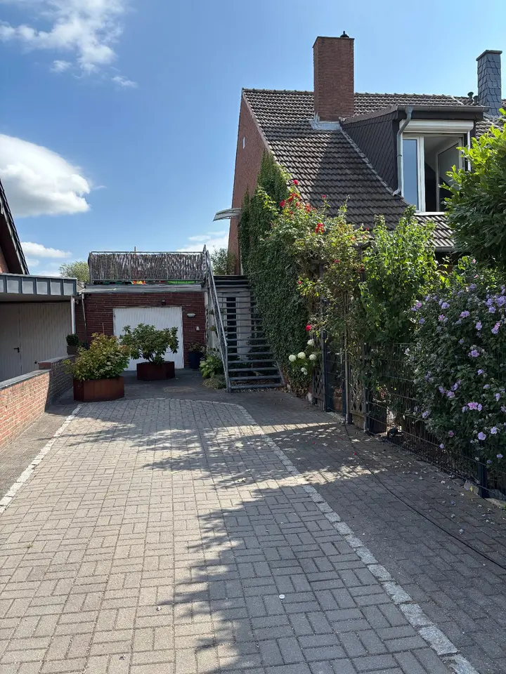 3 Zimmer Wohnung mit 80 m² in Krefeld – Bild 1