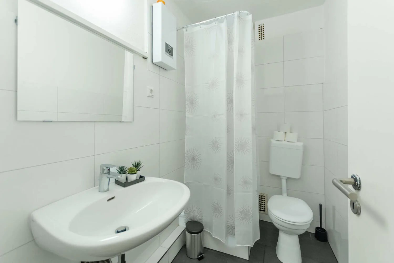 2 room apartment with 78 m² in Mülheim an der Ruhr – Photo 3
