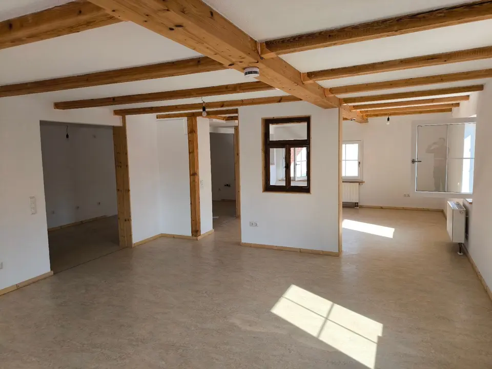 6 Zimmer Wohnung mit 142 m² in Coburg – Bild 2