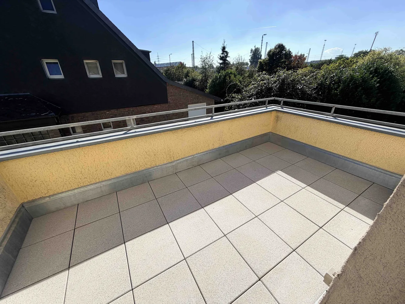 3 room apartment with 60 m² in Düsseldorf – Photo 3