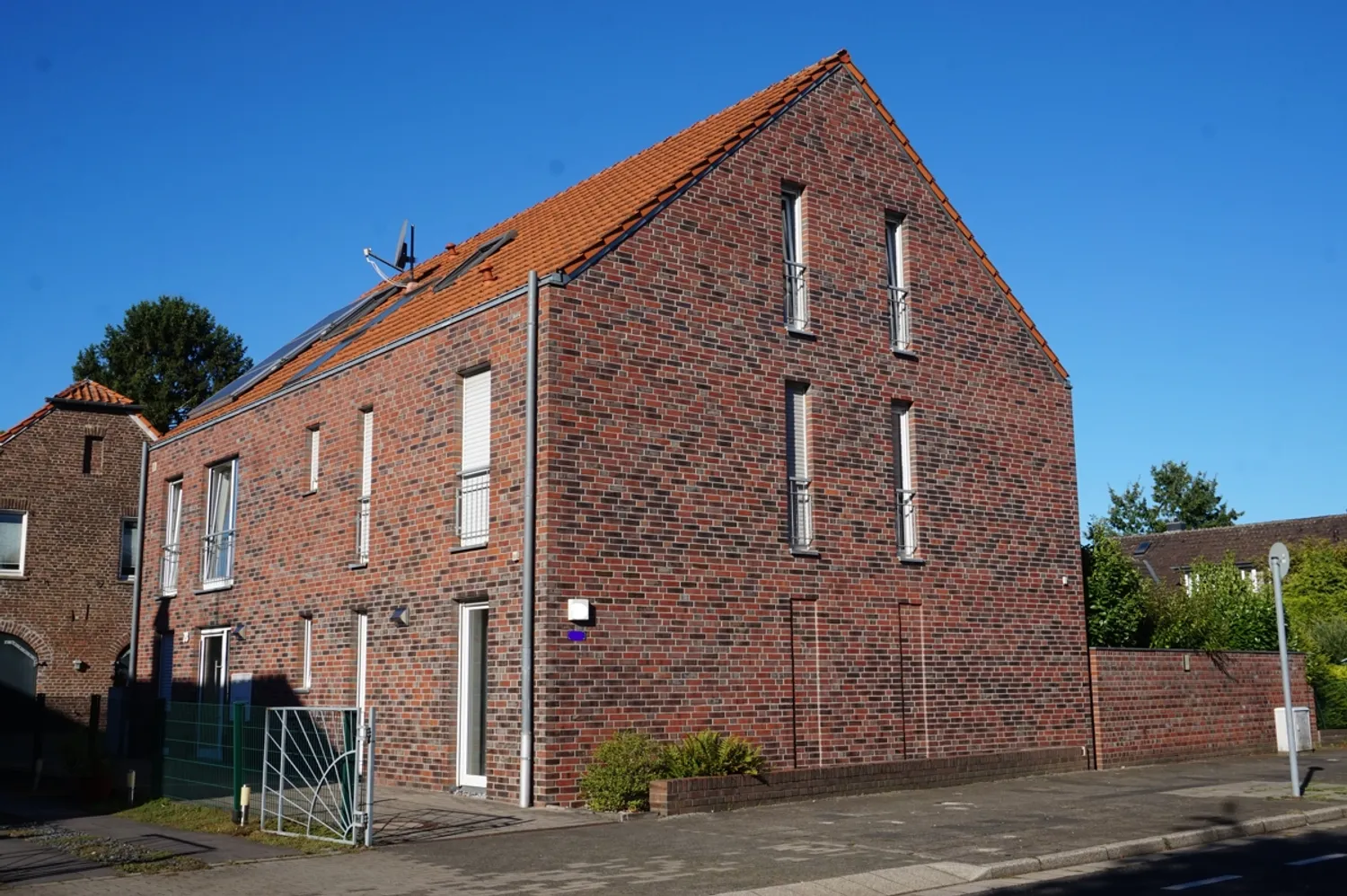 2 Zimmer Wohnung mit 66 m² in Krefeld – Bild 1