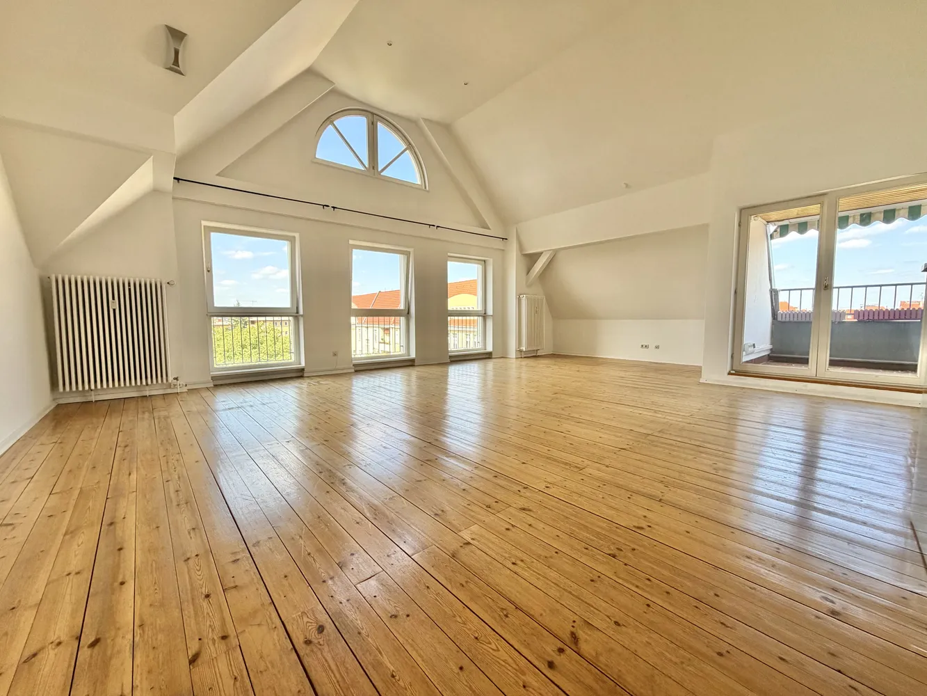 3 Zimmer Wohnung mit 136 m² in Berlin – Bild 1