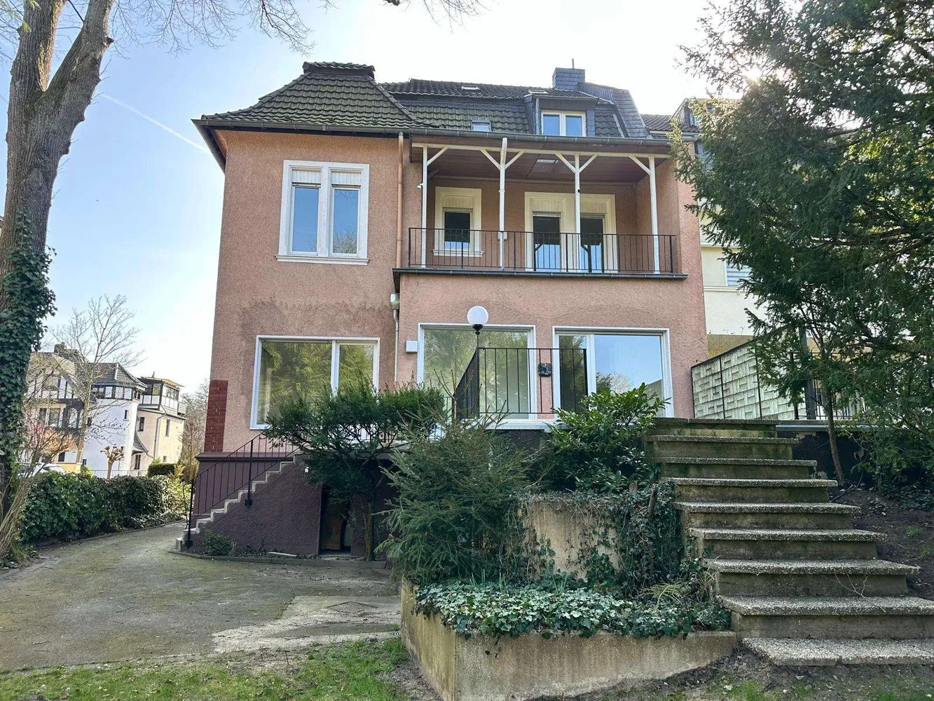 11 Zimmer Haus mit 272 m² in Köln – Bild 3