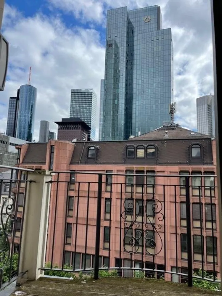 3 Zimmer Wohnung mit 106 m² in Frankfurt am Main – Bild 4